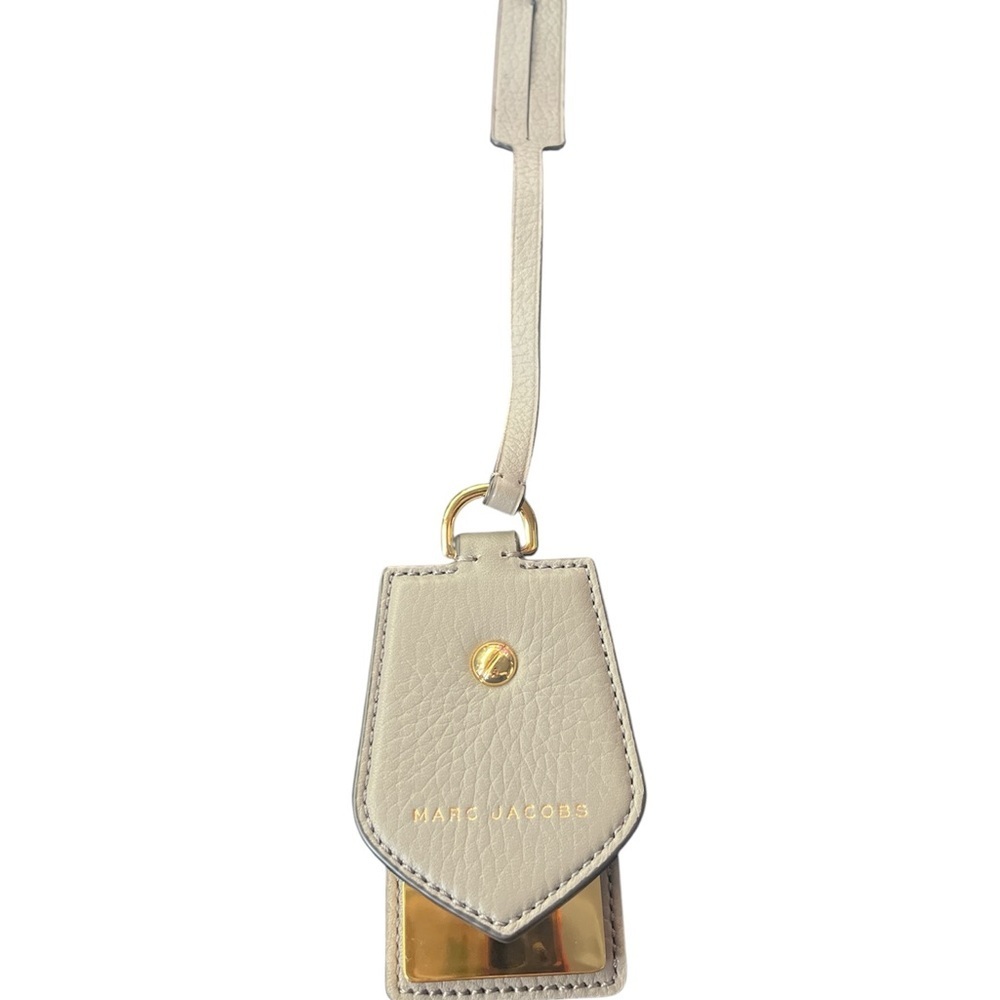 Marc Jacobs  in Cream and Gold keychain